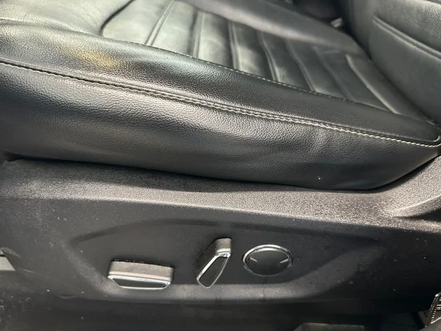 Used 2015  Ford SEL image 17