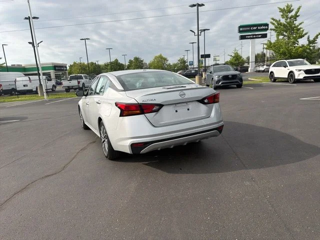 2025 Nissan Altima SV - Photo 12