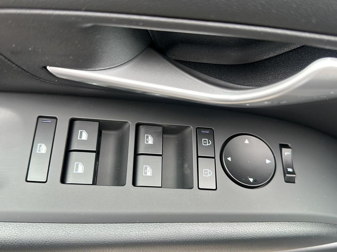 New 2026 Ecotronic Gray Hyundai SEL AWD image 9