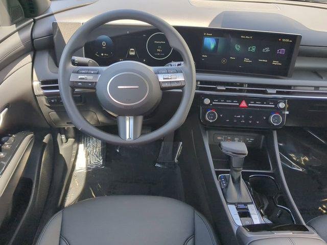 New 2025 Black Hyundai SEL Activity FWD image 16