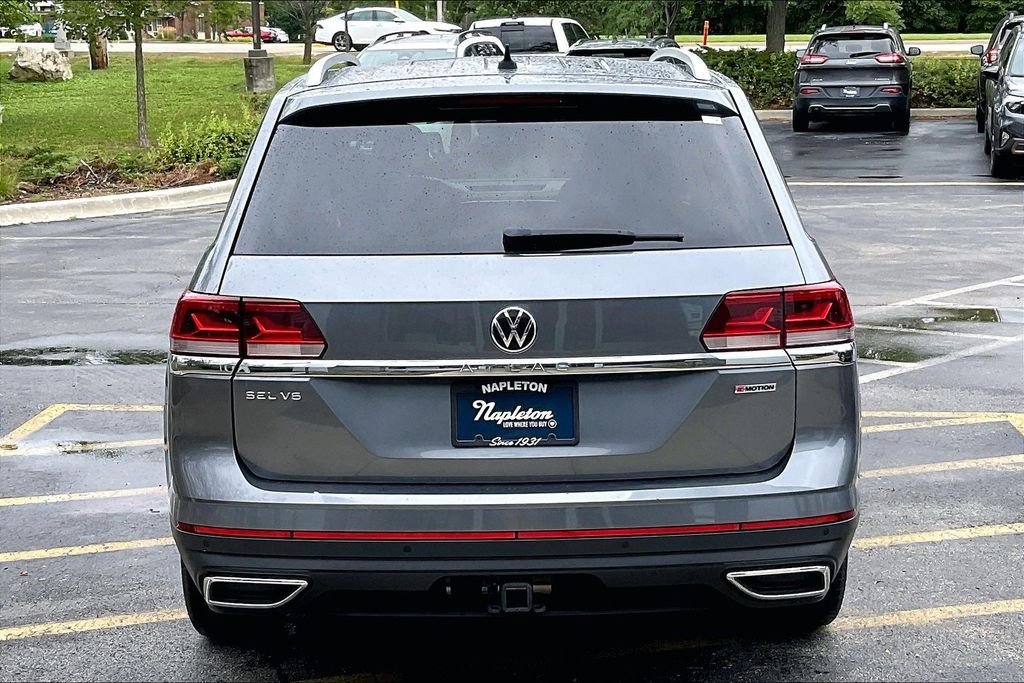 Used 2021 Gray Volkswagen SEL Premium image 3