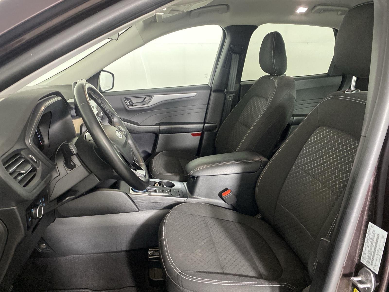 Used 2023 Cinnabar Red Ford Active image 20