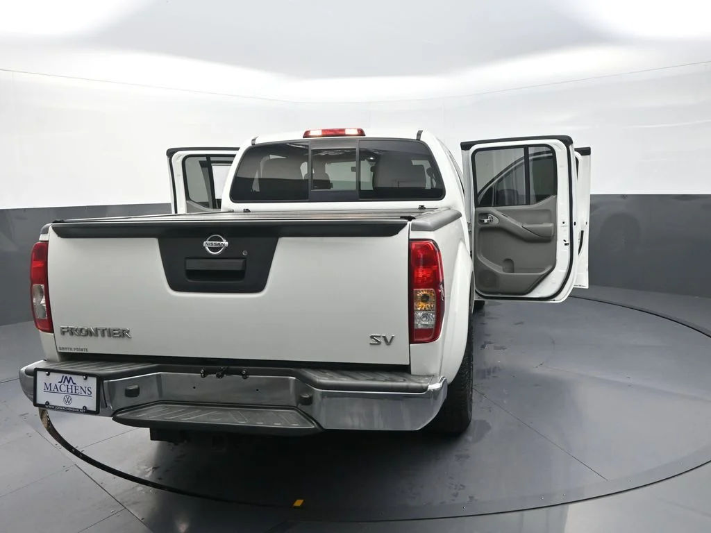Used 2017 White Nissan SV image 35