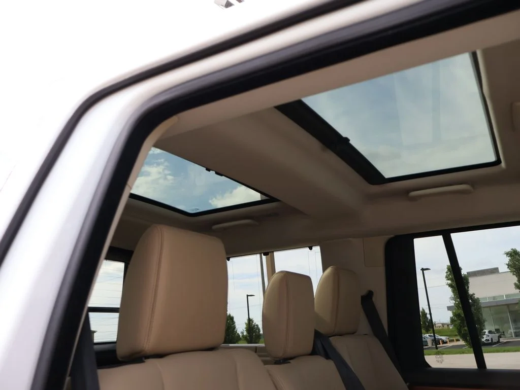 Used 2012  Land Rover HSE image 15