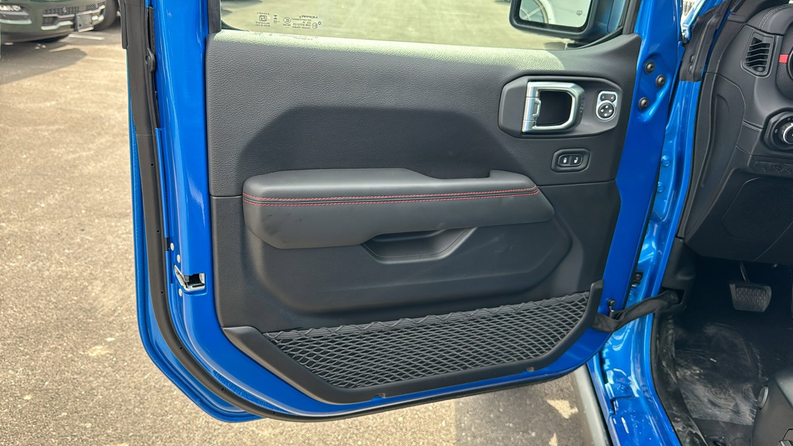 New 2026 Hydro Blue Pearl-Coat Exterior Paint Jeep Rubicon image 10