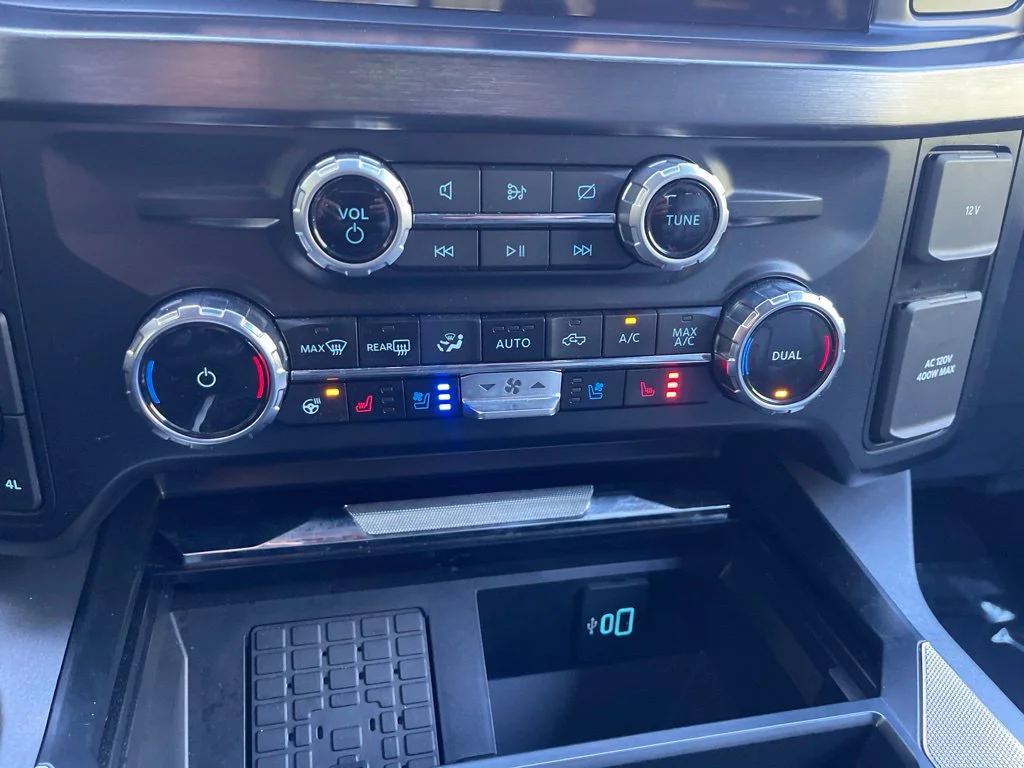 Used 2023 Agate Black Metallic Ford Lariat image 25