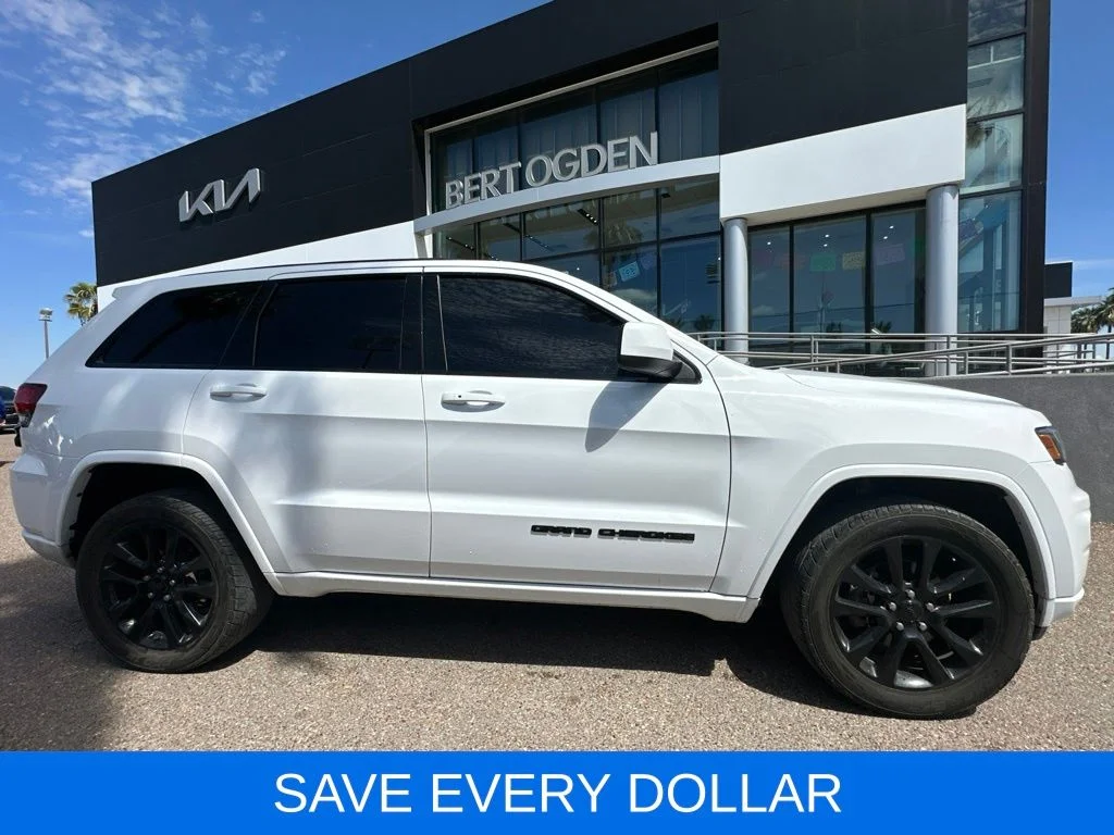Used 2019 White Jeep Altitude image 3