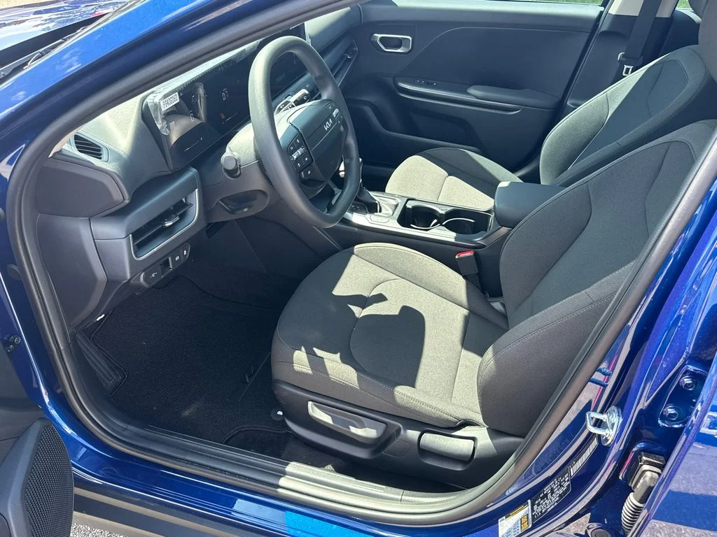 New 2026 Deep Sea Blue Kia LXS image 9