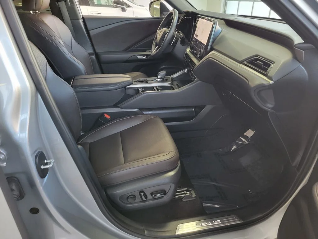 Certified Used 2025 CELESTIAL SILVER Lexus 350 Premium image 17