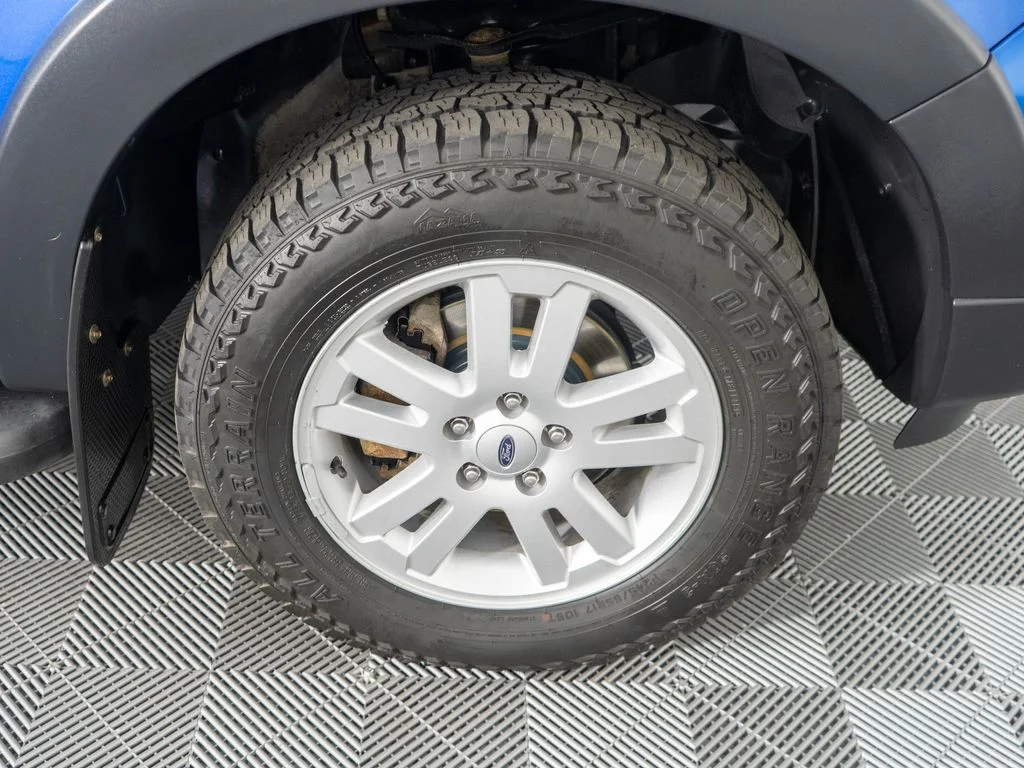 Used 2010 Blue Ford XLT image 29