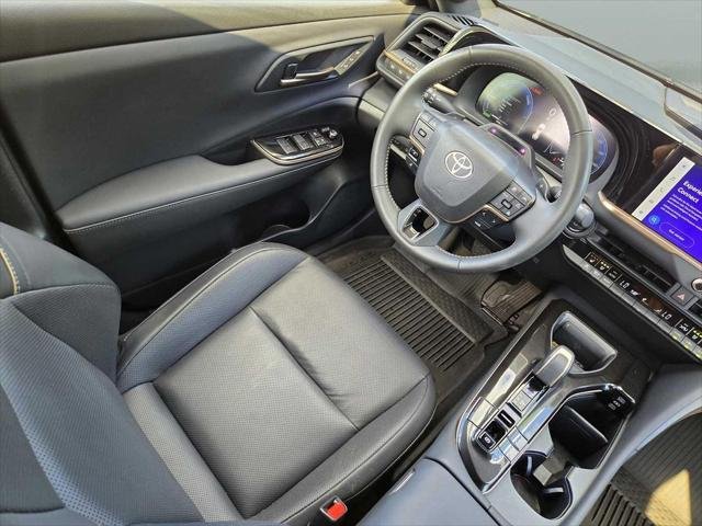 2025 Toyota Crown Signia Limited - Photo 18