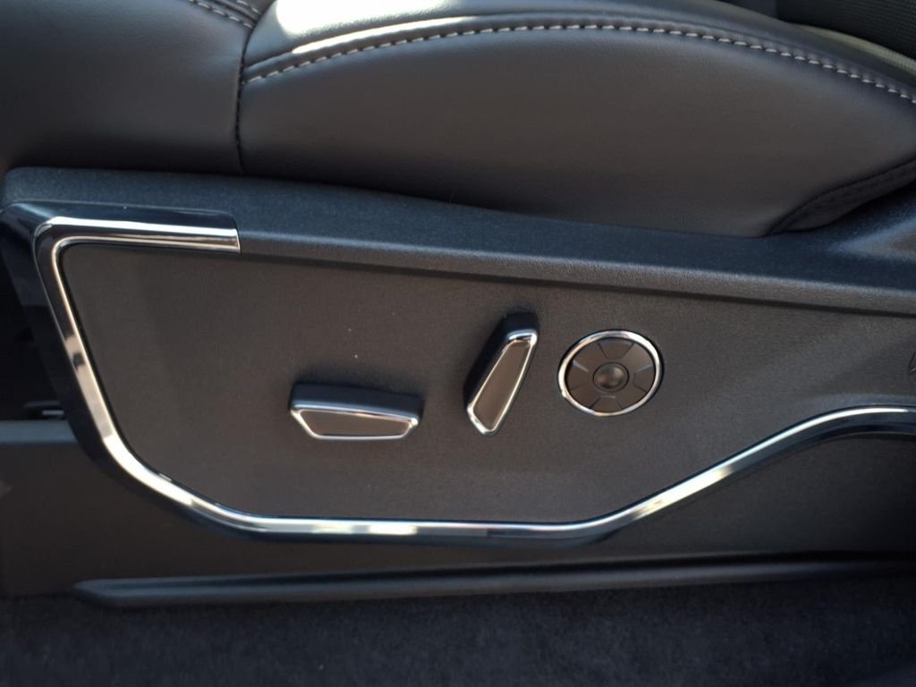 New 2026 Star White Metallic Tri-Coat Ford Platinum® image 12