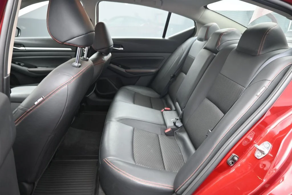 Used 2025 Red Nissan 2.5 SR image 16