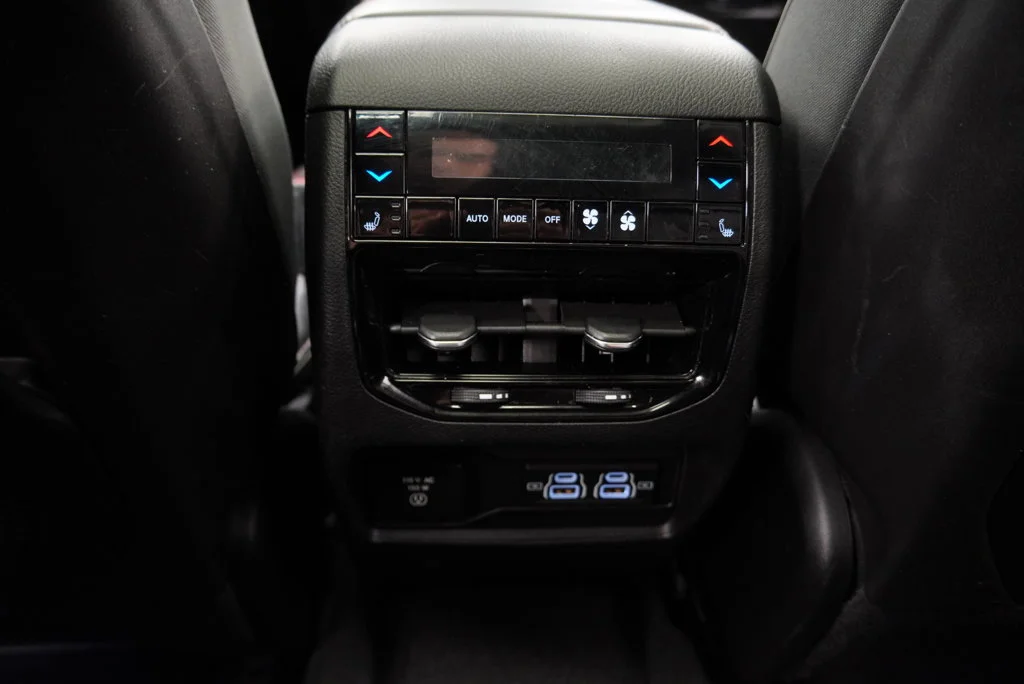 Used 2021 Silver Jeep Summit image 28