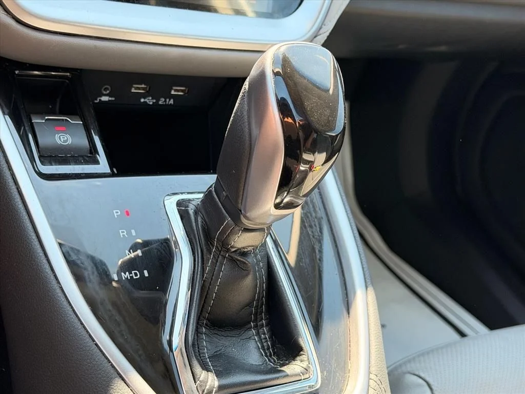 Used 2020 Silver Subaru Limited image 27