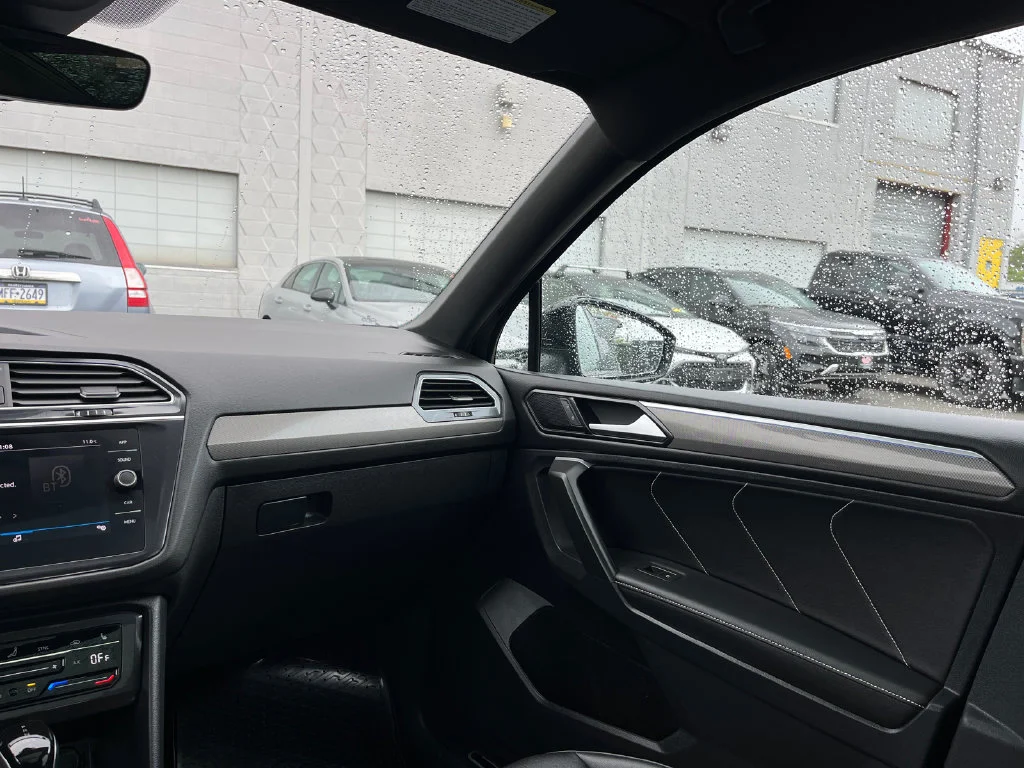 Used 2024 Black Volkswagen 2.0T SE R-Line Black image 24