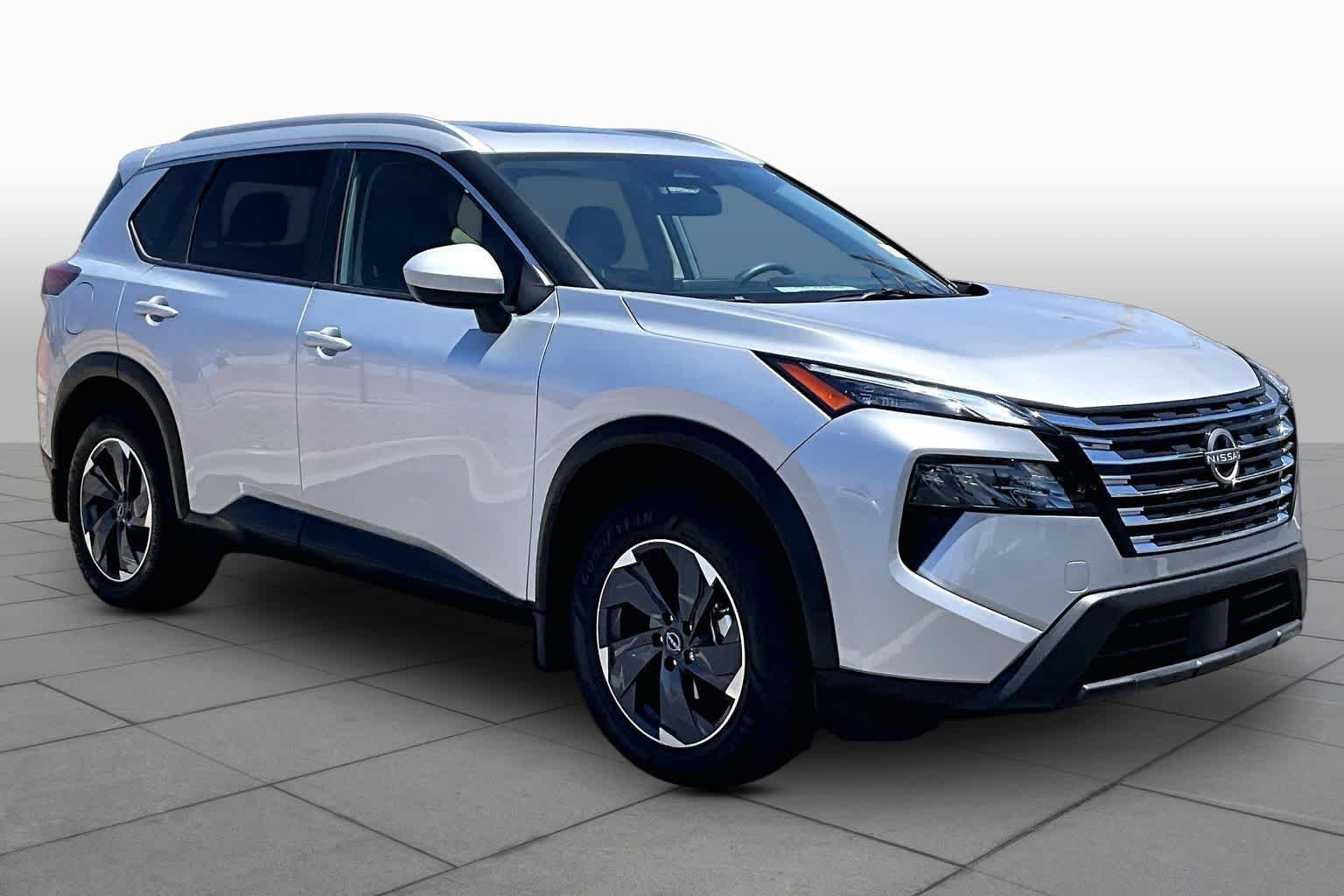 Used 2025 Brilliant Silver Metallic Nissan SV image 3