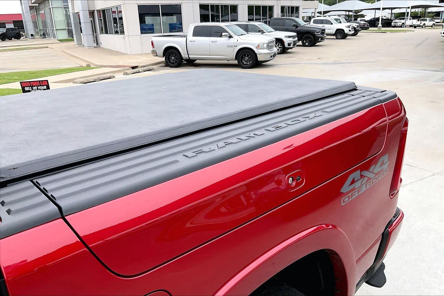 New 2026 Molten Red Pearl-Coat Exterior Paint RAM Longhorn image 16