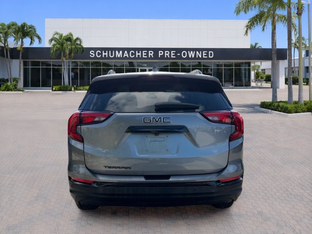 Used 2021 Gray GMC SLE image 6