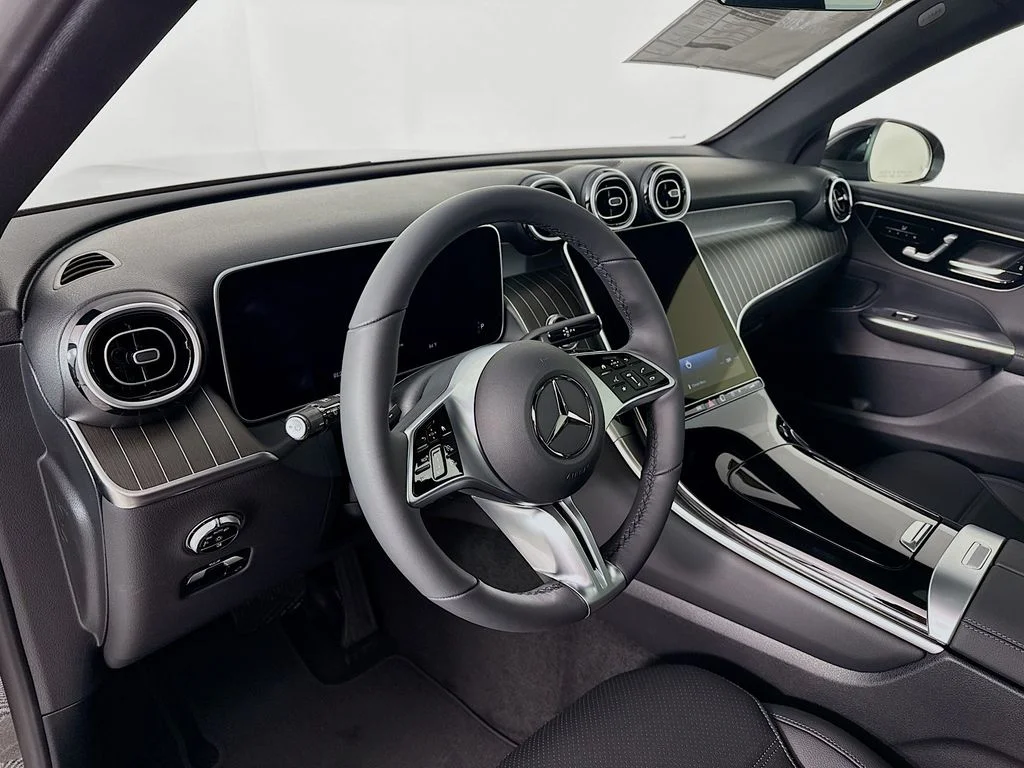New 2026 Black Mercedes-Benz GLC 300 image 4