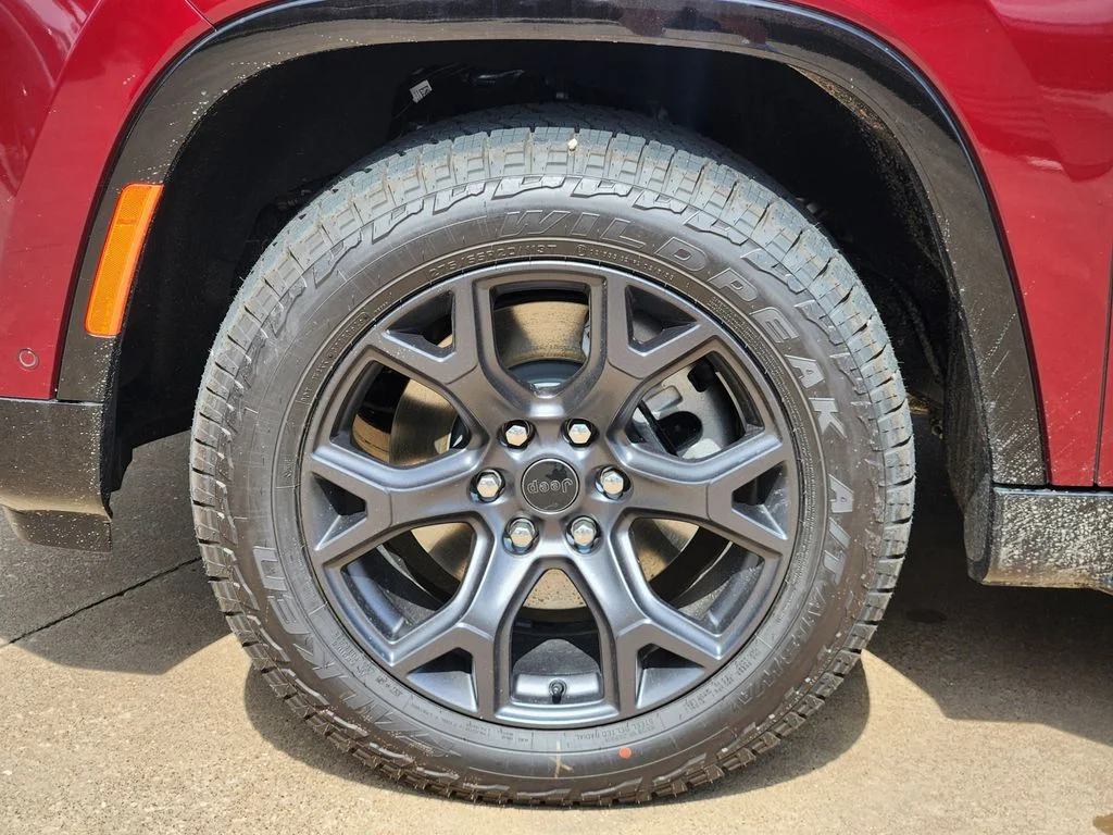 New 2026 Velvet Red Pearl-Coat Exterior Paint Jeep Upland image 6