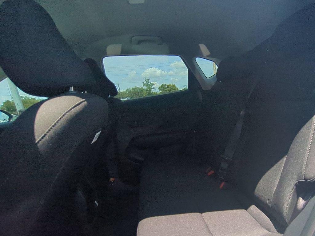 New 2027 Gray Hyundai SE FWD image 15