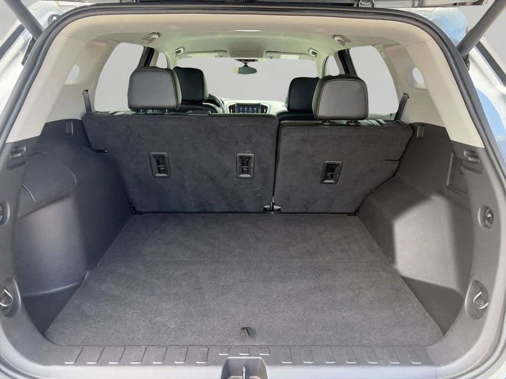 2024 GMC Terrain SLT - Photo 7