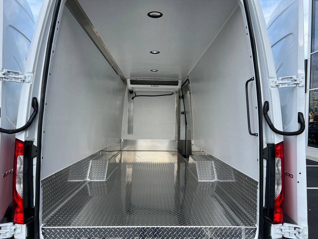 New 2026 Arctic White Mercedes-Benz Cargo 170 WB image 3