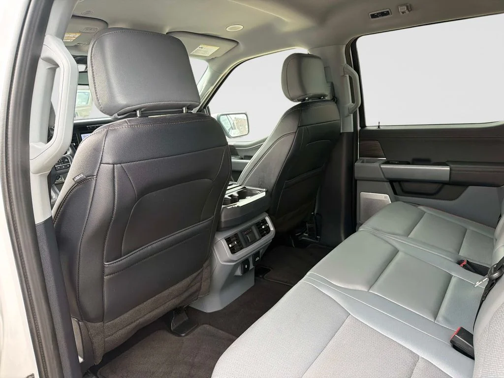 Used 2024 Oxford White Ford Lariat image 15