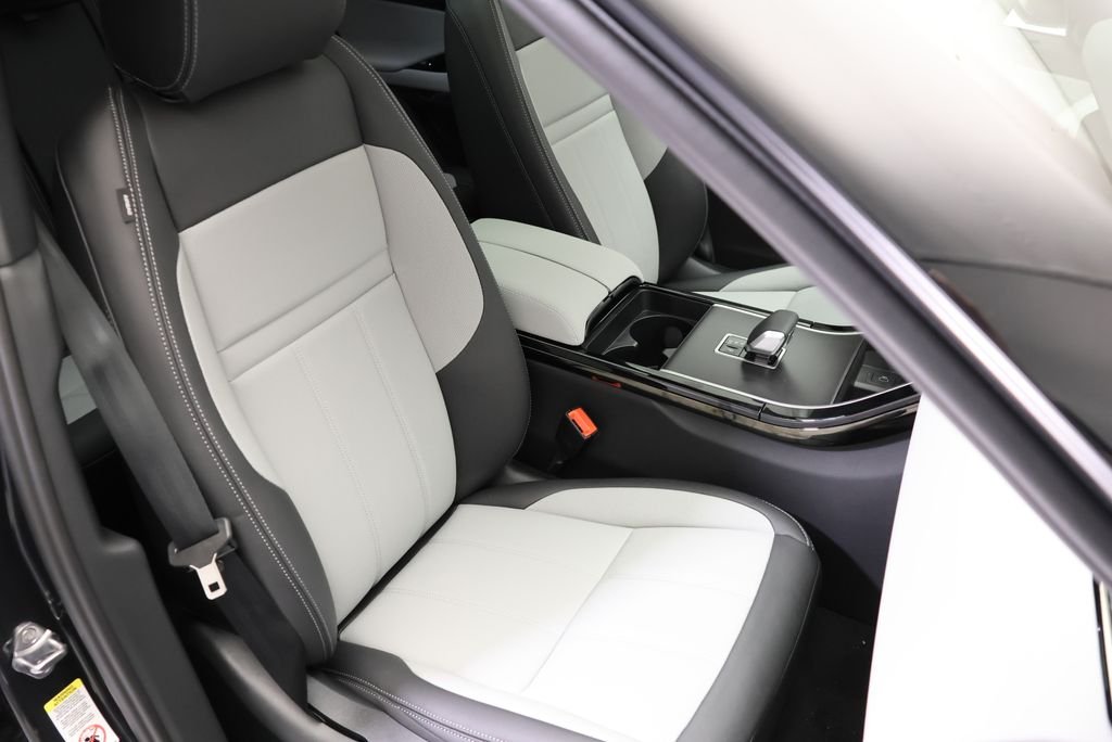 New 2026 Carpathian Grey Land Rover Hoxton Edition image 40