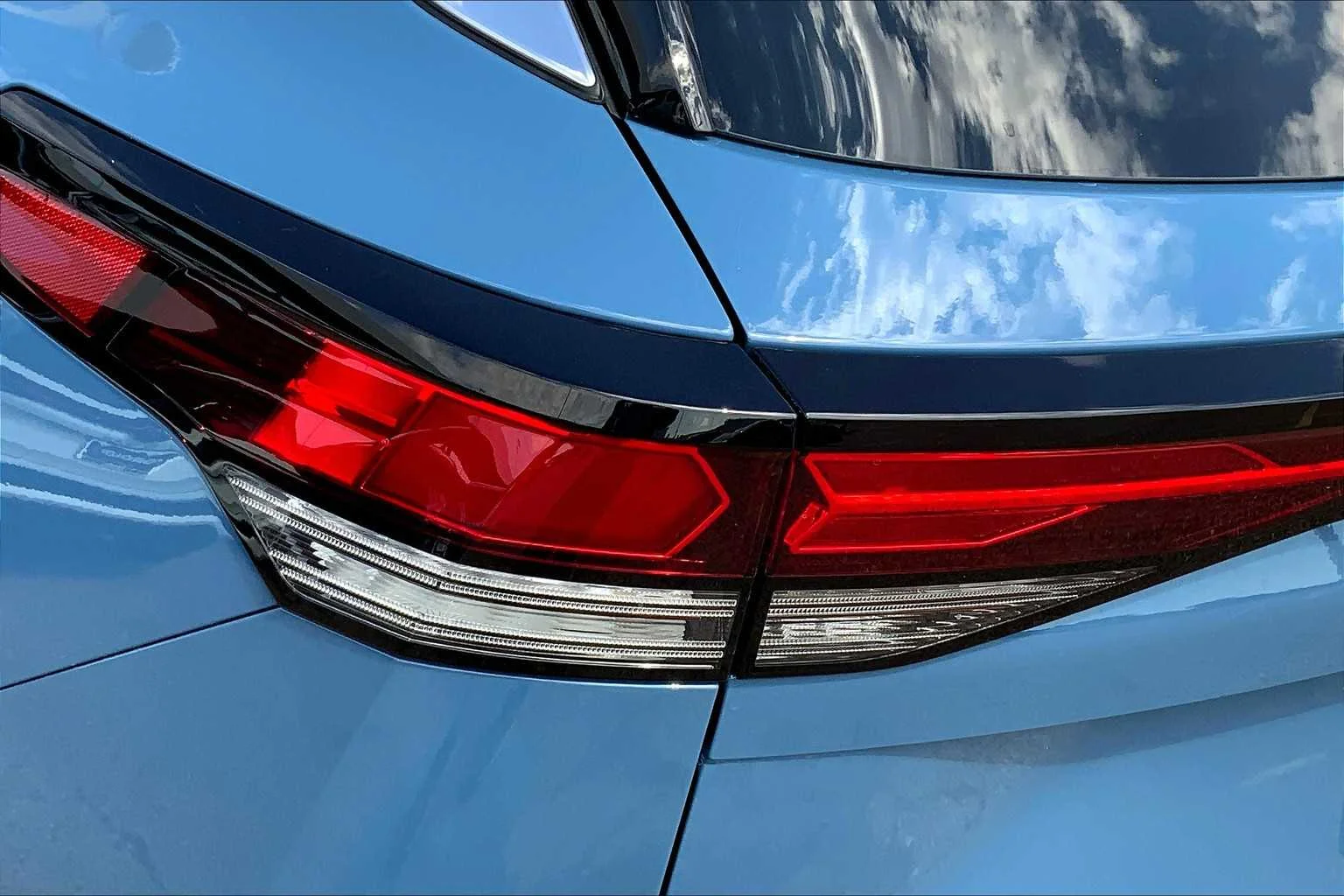 New 2025 Monterey Blue Pearl Volkswagen SE image 14