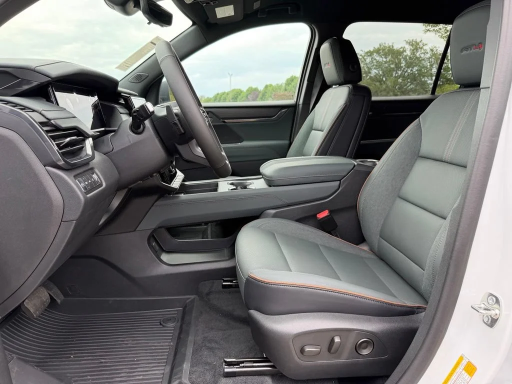 2026 GMC Acadia AT4 - Photo 18