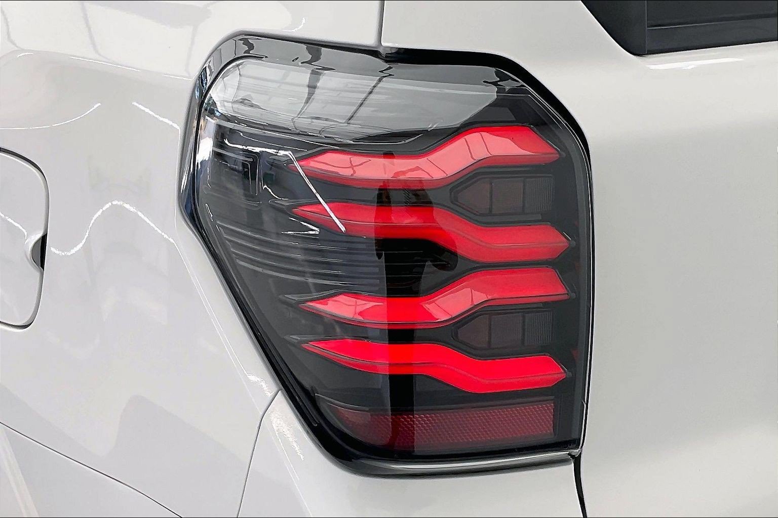 Used 2018 Super White Toyota SR5 image 30