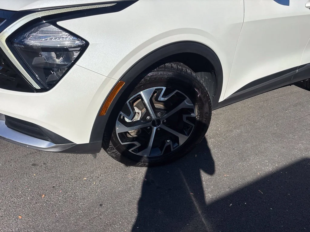 Used 2023 White Kia EX image 2