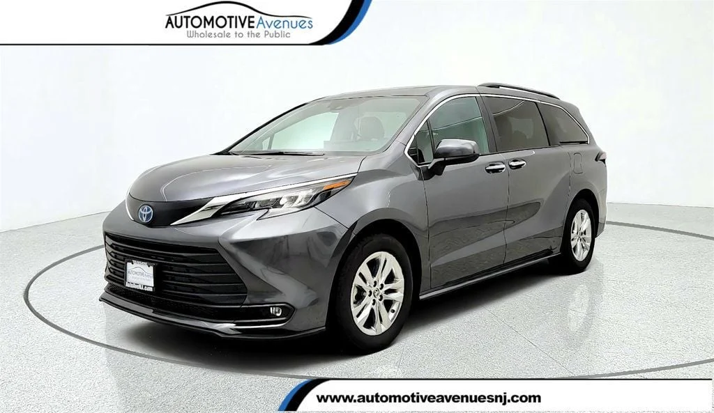 Used 2025 Magnetic Gray Metallic Toyota XLE AWD 7-Seater w/ Plus Pkg & 18