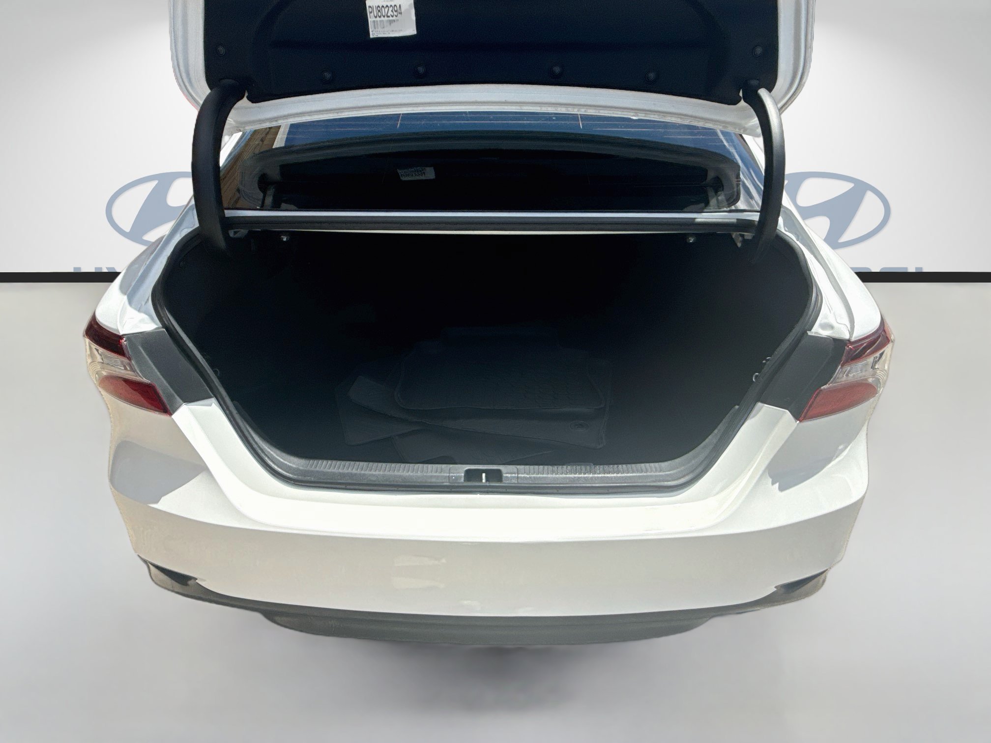 Used 2023 Ice Toyota LE image 23