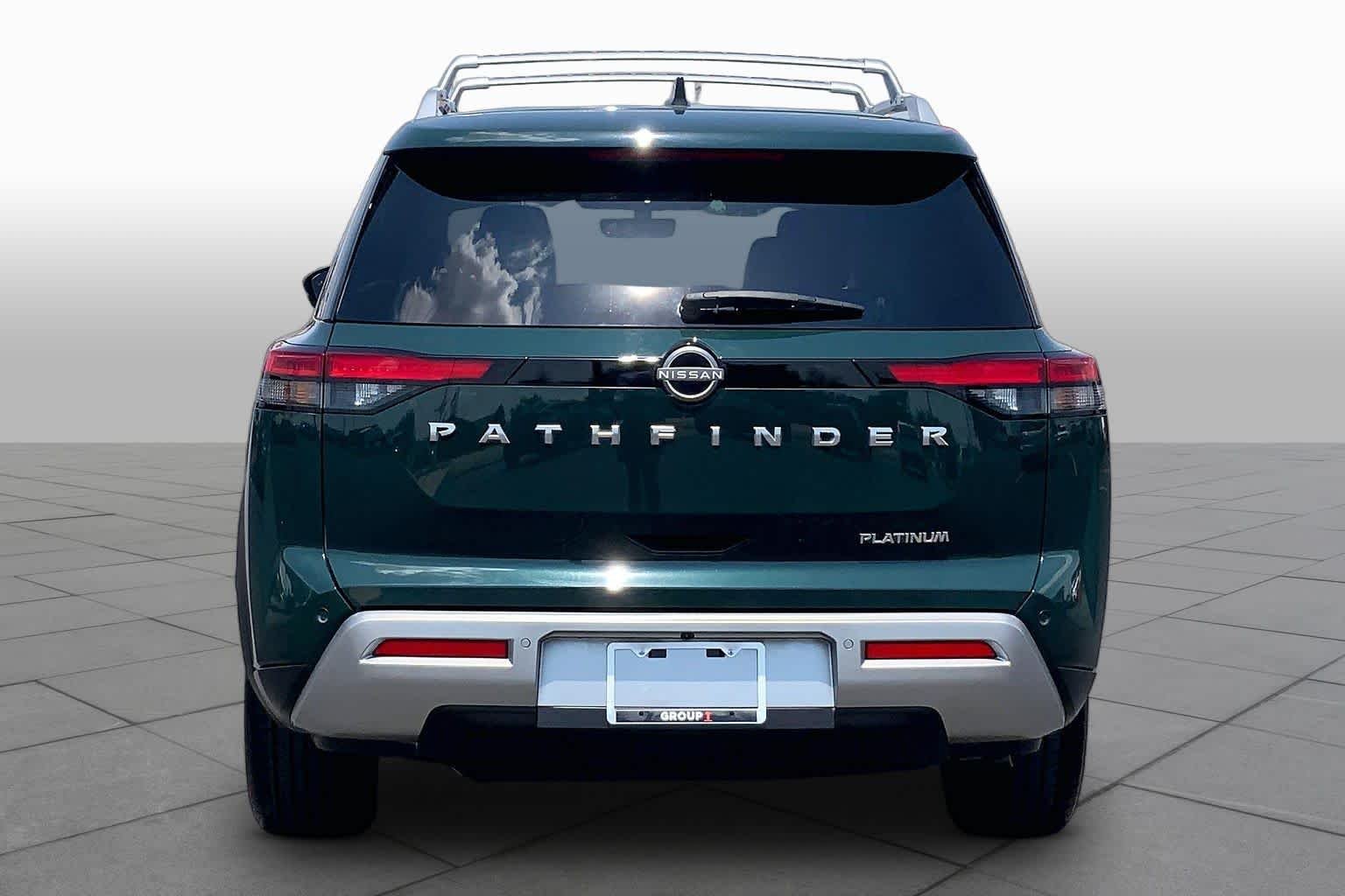 Used 2023 Obsidian Green Pearl Nissan Platinum image 5