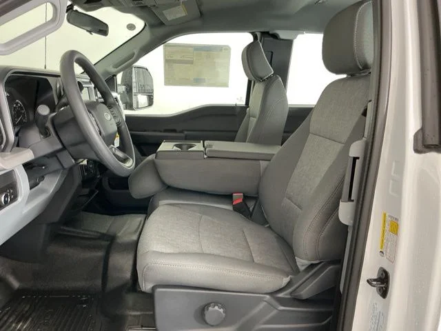 New 2026 Oxford White Ford XL image 16