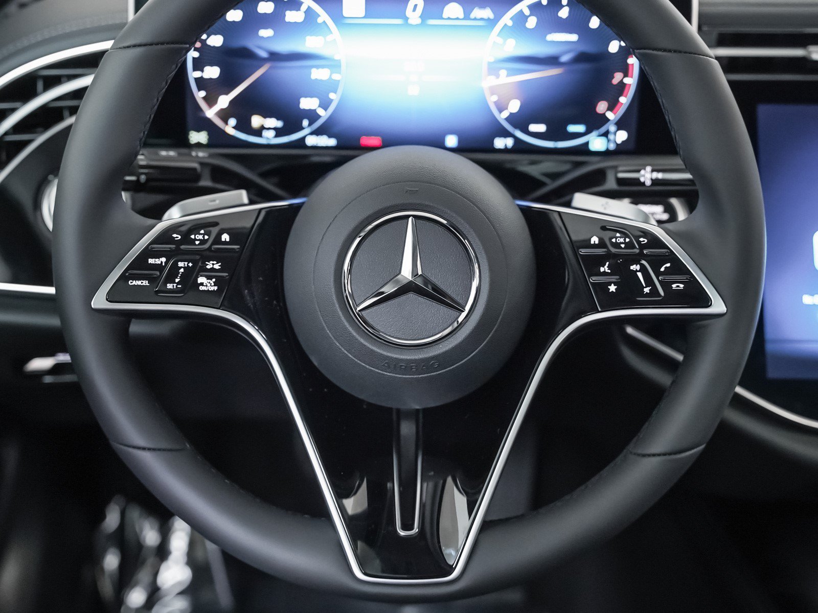 2026 Mercedes-Benz E-Class E350 - Photo 15