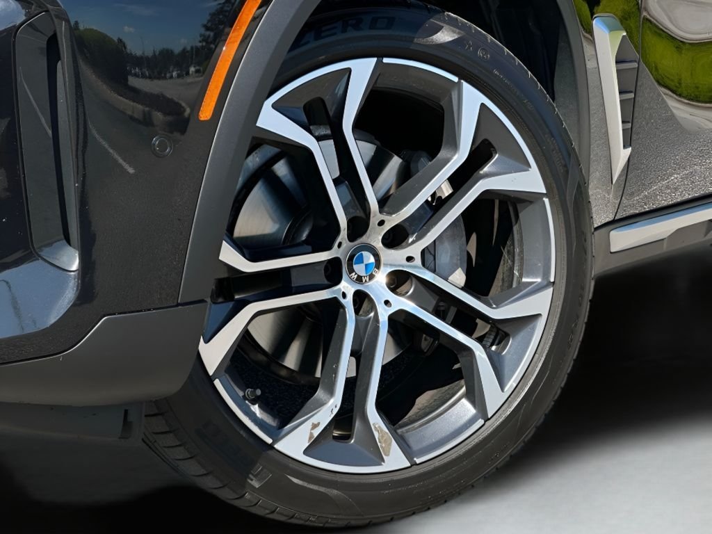 Certified Used 2025 Black Sapphire Metallic BMW xDrive40i image 27