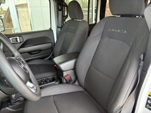 Used 2023 White Jeep Sahara image 28