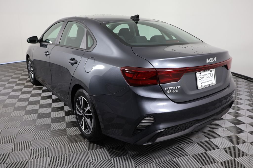 Used 2023 Gray Kia LXS image 6