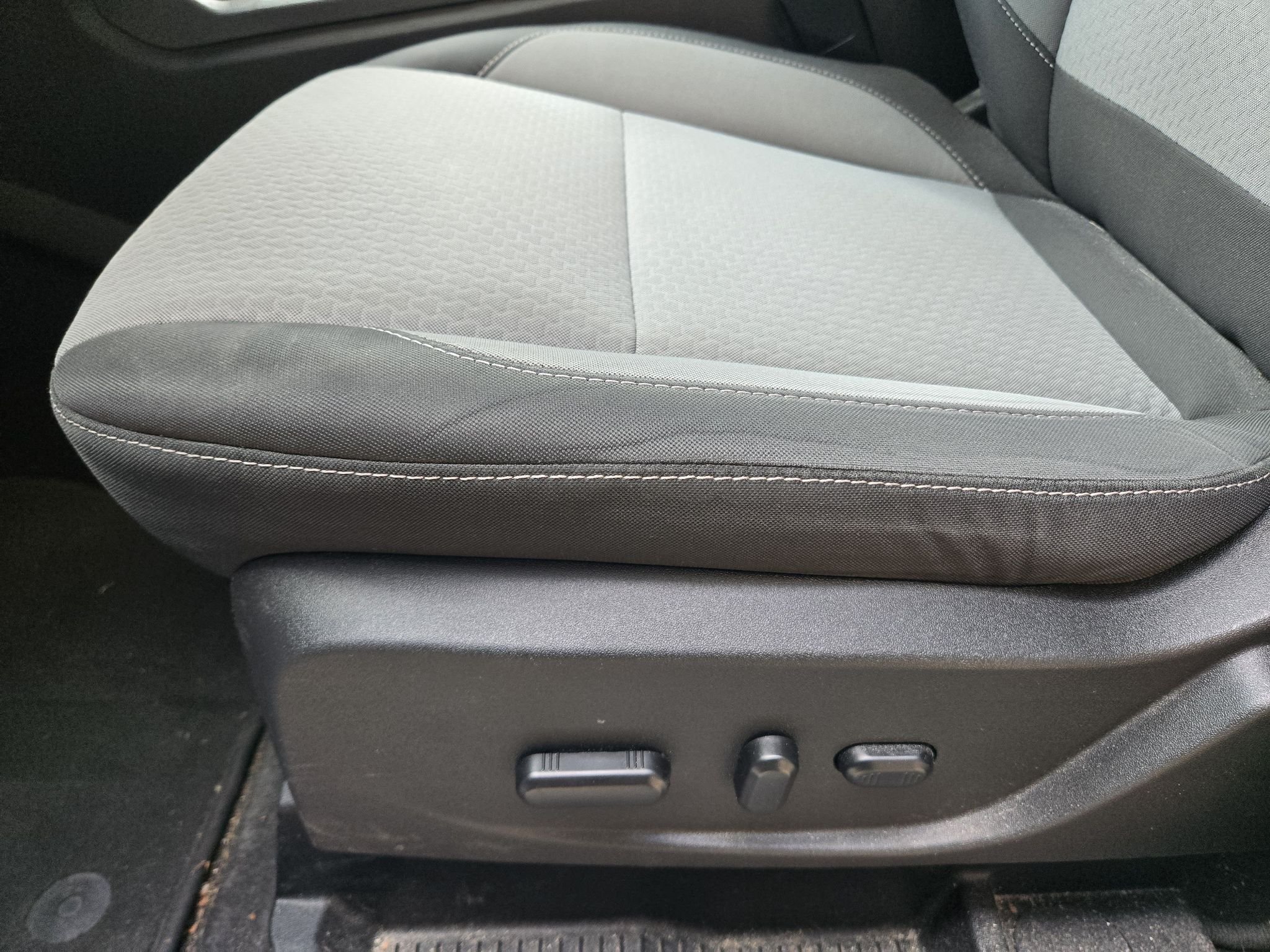 Used 2017 Oxford White Ford SE image 23