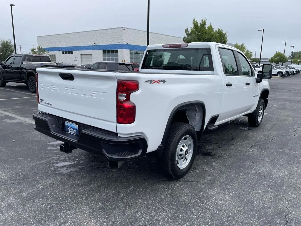 New 2026 Summit White Chevrolet WT image 6