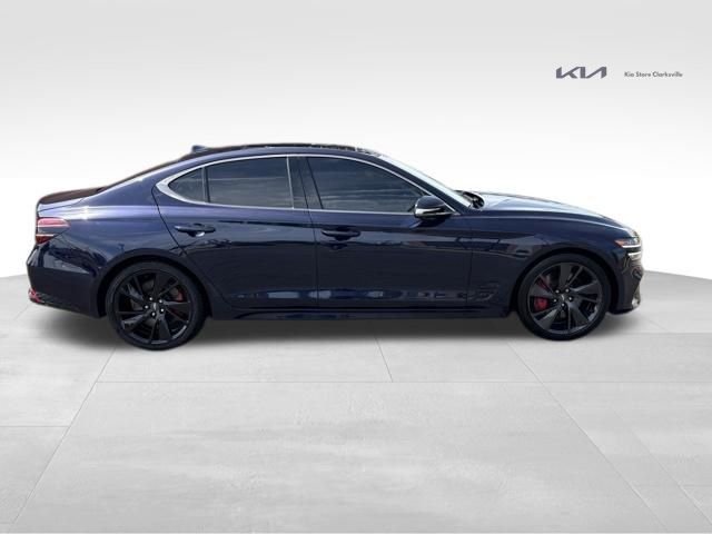 Used 2023 Capri Blue Genesis 3.3T image 9