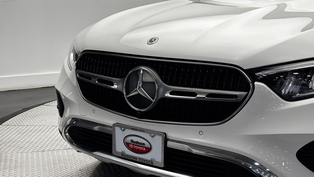 Used 2025 White Mercedes-Benz GLC 300 image 2
