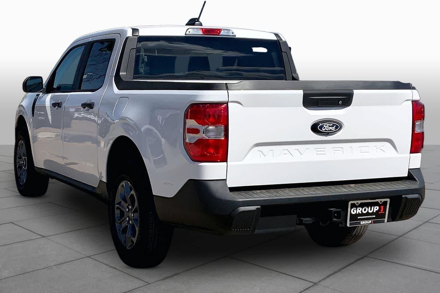 New 2026 Oxford White Ford XLT image 12
