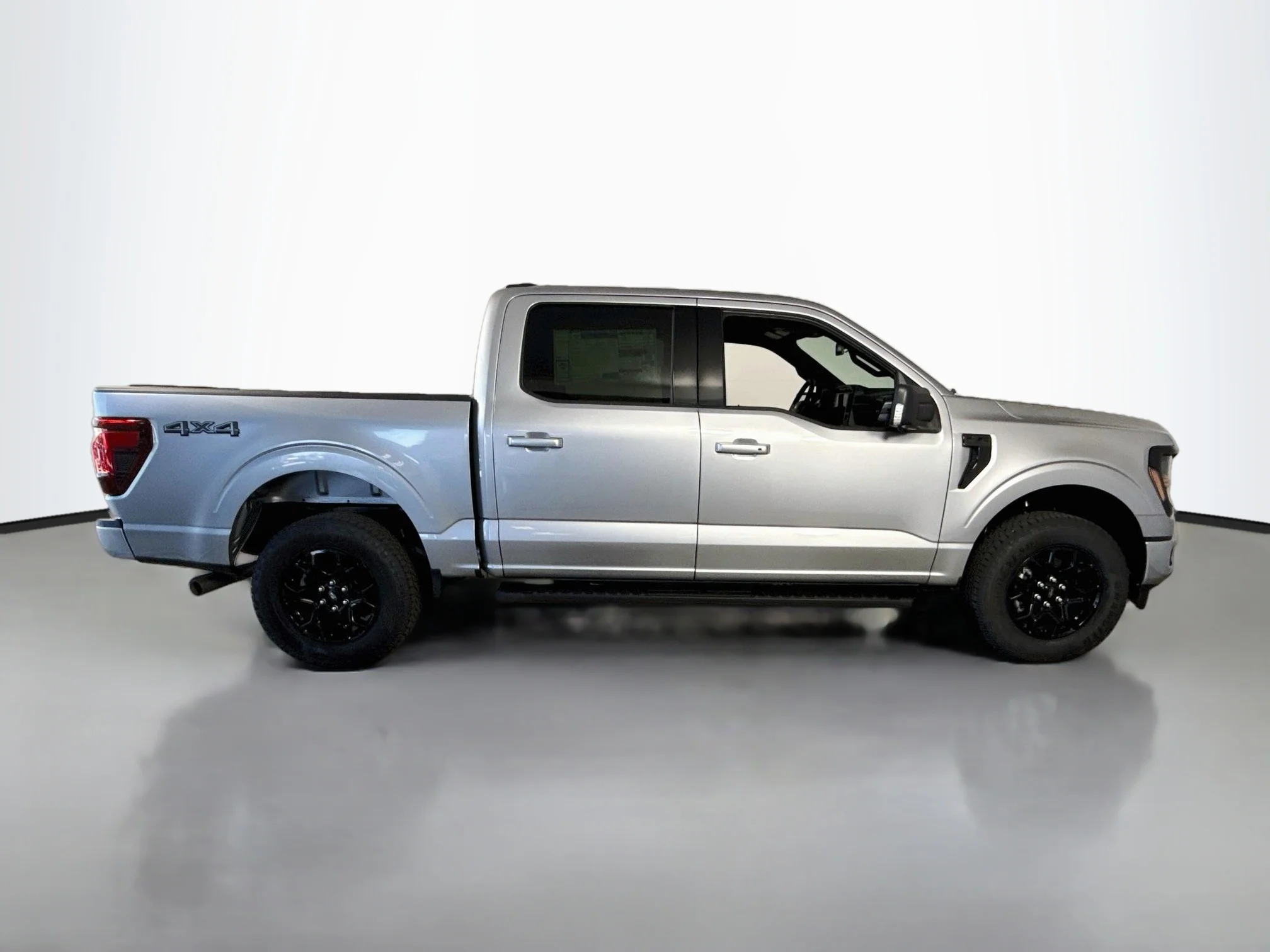 New 2026 Iconic Silver Metallic Ford XLT image 8