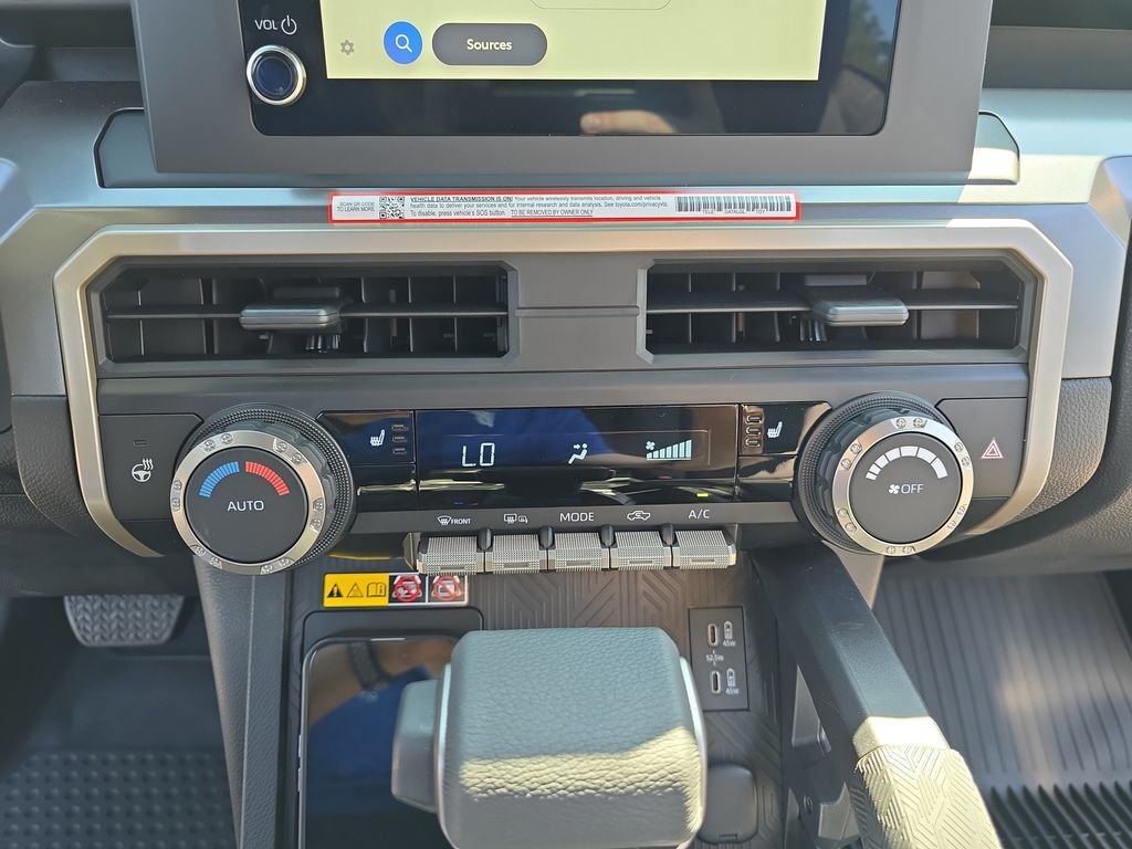 2025 Toyota Tacoma SR5 - Photo 22