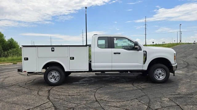 New 2026 Oxford White Ford XL image 2